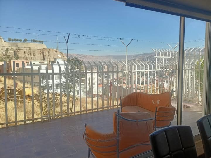 Casa en Auquisamaña en La Paz 4 dormitorios 4 baños 2 parqueos Foto 9