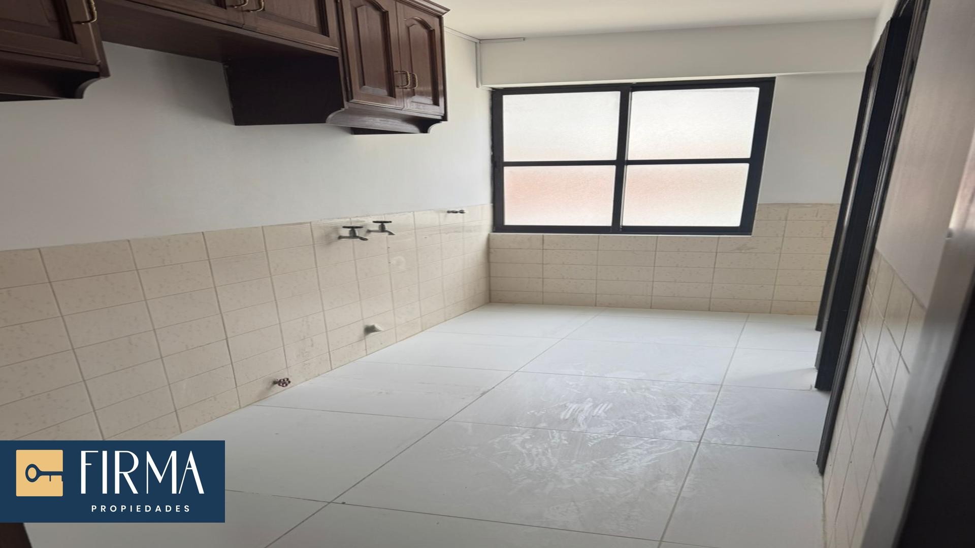 Oficina en AlquilerOFICINA EN ALQUILER, CALLE 21 DE CALACOTO EN PLANTA BAJA A LA CALLE Foto 8