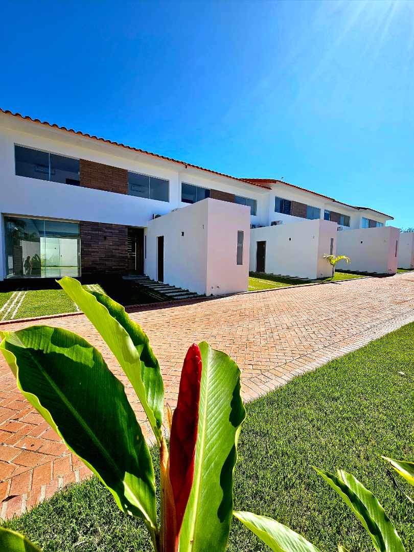 Casa en VentaUrubó 
CONDOMINIO AVENTURA 
Hermosa Casa completamente equipada! 3 dormitorios 3 baños 2 parqueos Foto 4