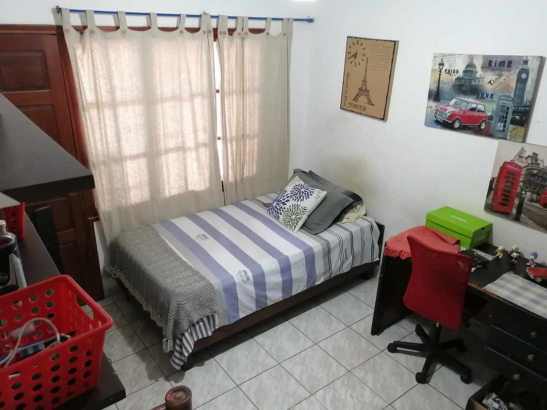 Casa en Entre 7mo y 8vo anillo Norte en Santa Cruz de la Sierra 5 dormitorios 3 baños 4 parqueos Foto 11