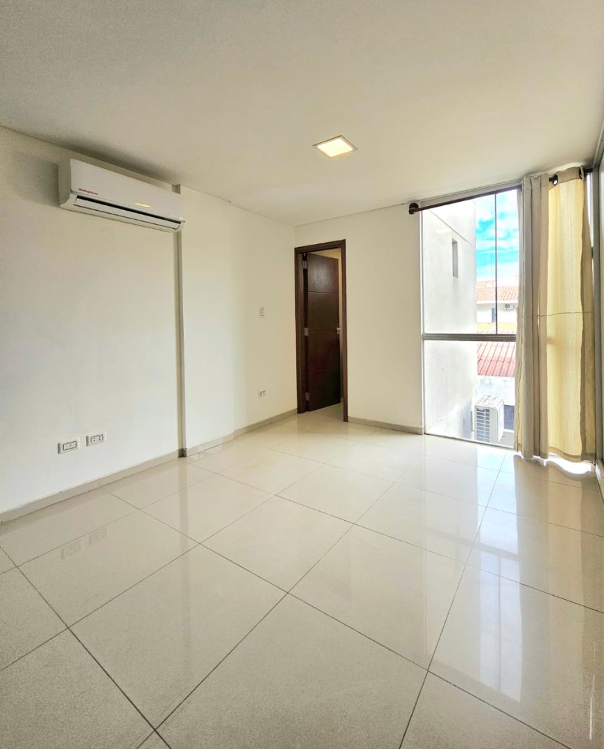 Departamento en Entre 2do y 3er anillo Oeste en Santa Cruz de la Sierra 1 dormitorios 1 baños  Foto 3