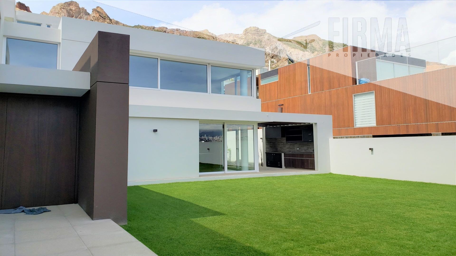 En Venta a $us 520,000 Foto 1