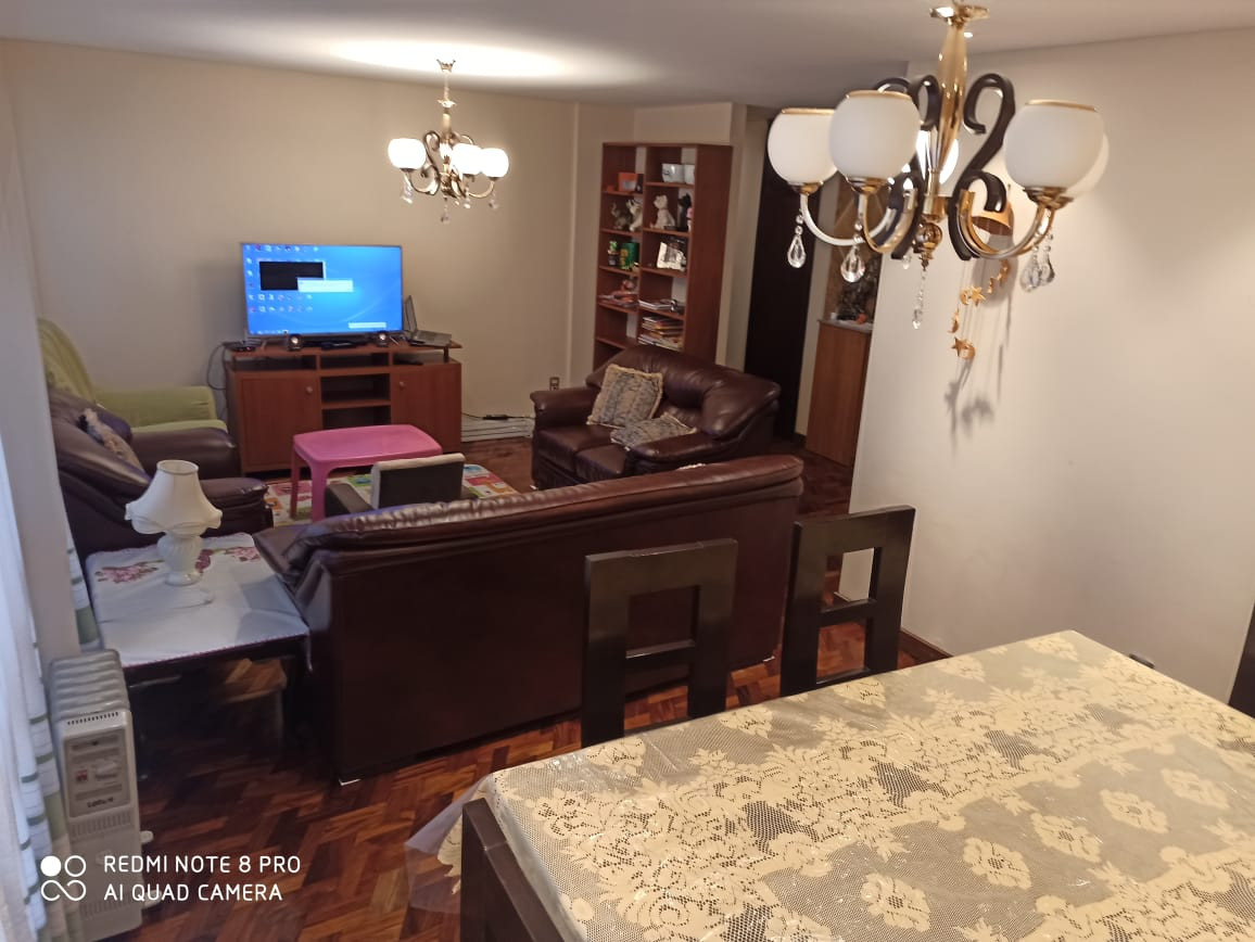 Departamento en VentaCalle Altamirano entre calles 3 y 4 zona Irpavi Foto 16