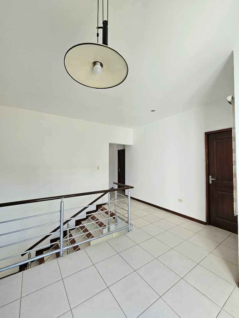 Casa en Entre 5to y 6to anillo Norte en Santa Cruz de la Sierra 3 dormitorios 3 baños 2 parqueos Foto 30