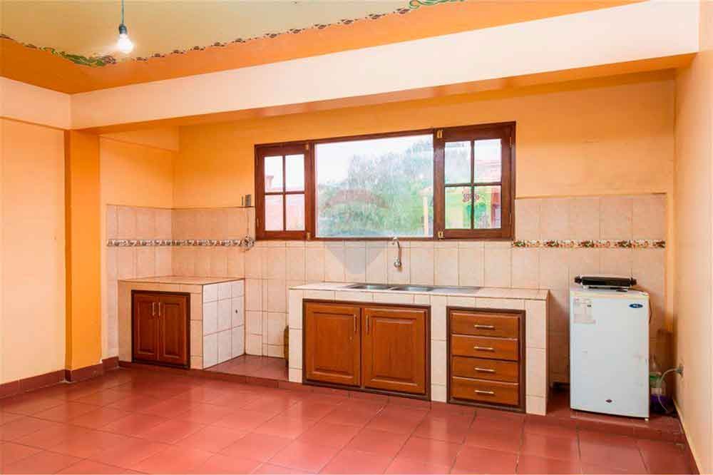 Casa en Sacaba en Cochabamba 12 dormitorios 5 baños 3 parqueos Foto 5