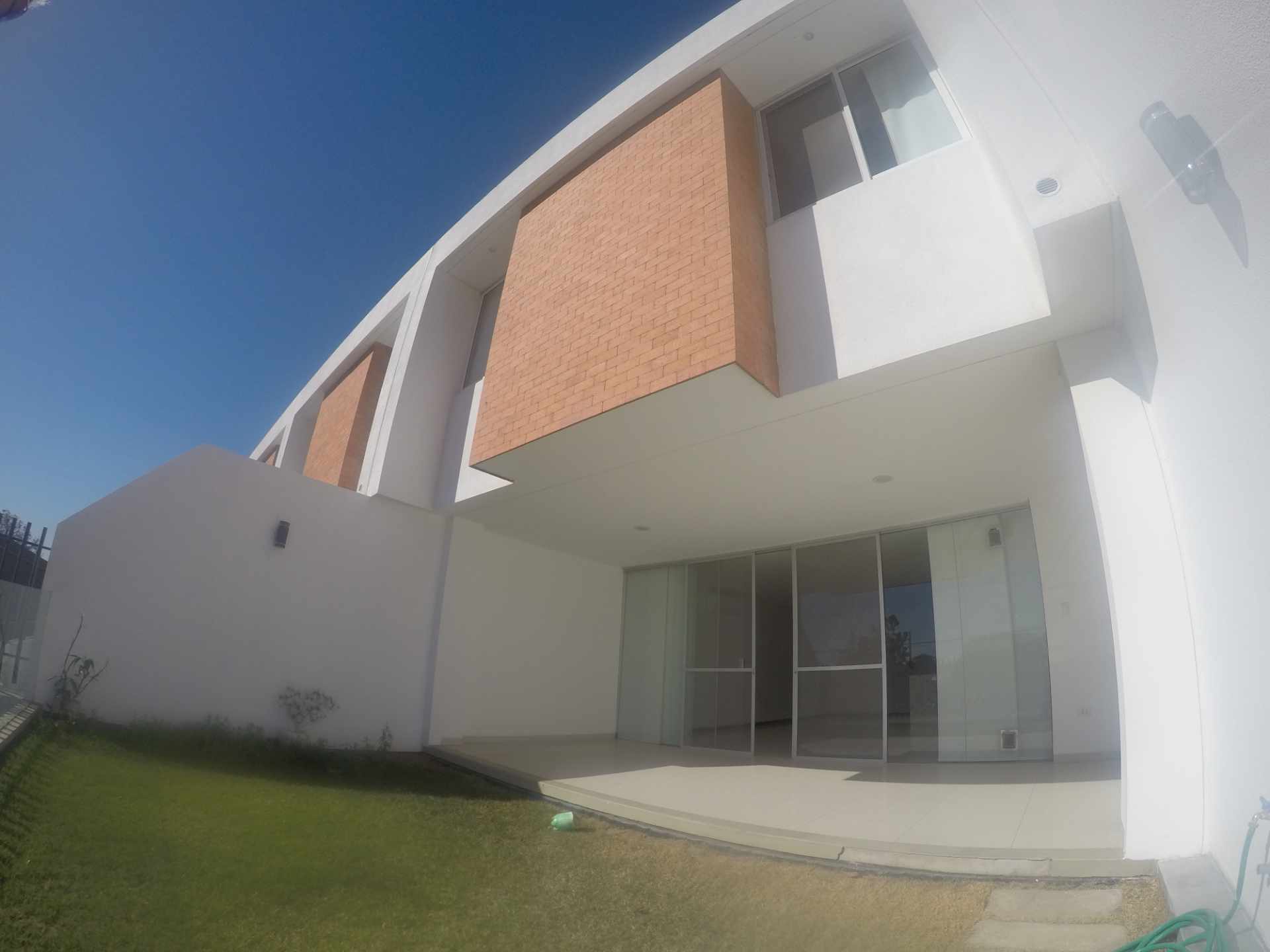 Casa en Entre 4to y 5to anillo Norte en Santa Cruz de la Sierra 3 dormitorios 4 baños 2 parqueos Foto 7