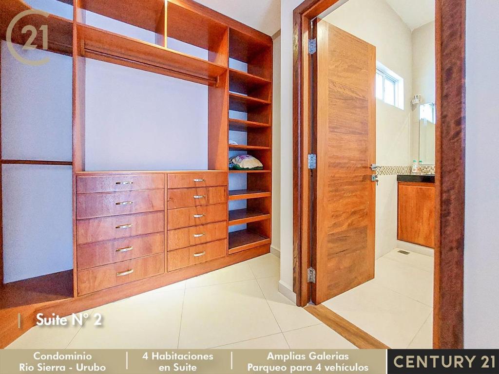 Casa en Urubó en Santa Cruz de la Sierra 4 dormitorios 5 baños 4 parqueos Foto 24