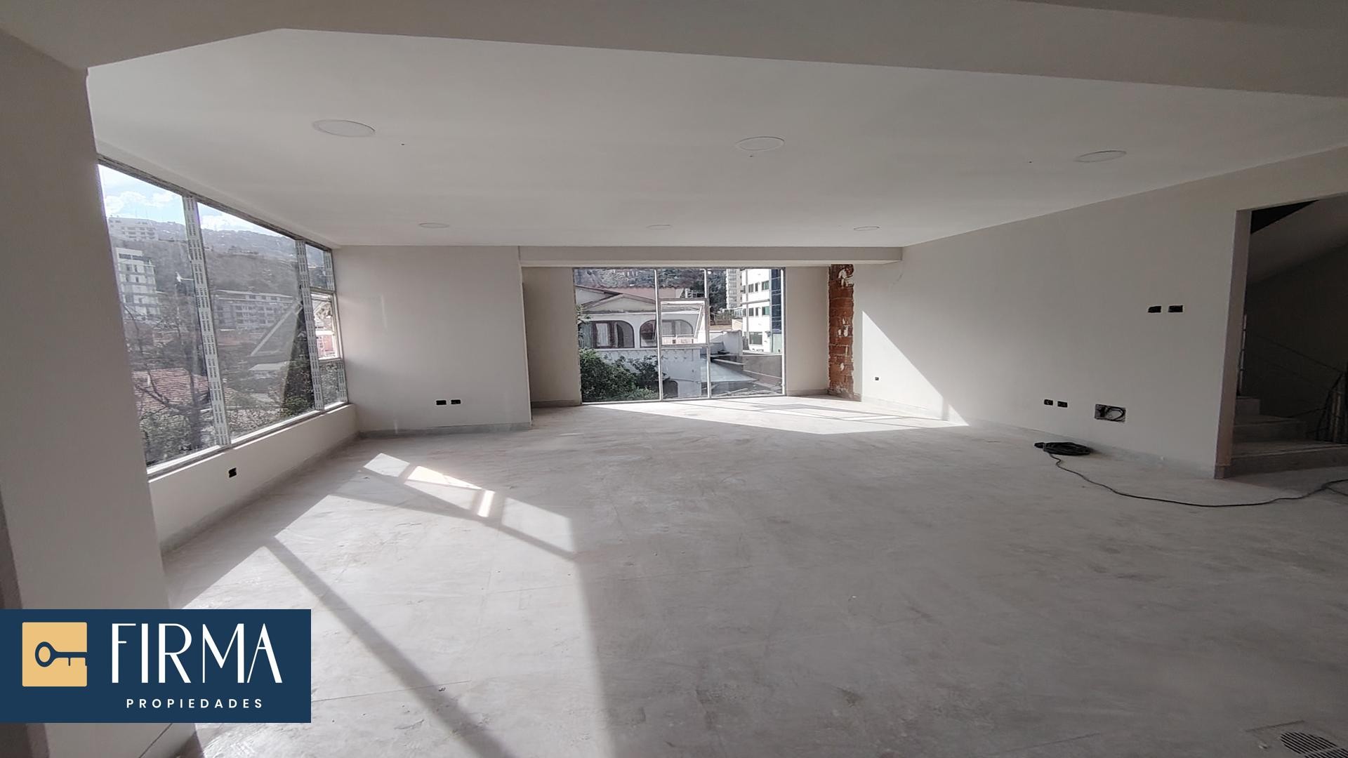 Casa en Obrajes en La Paz 5 dormitorios 4 baños  Foto 5