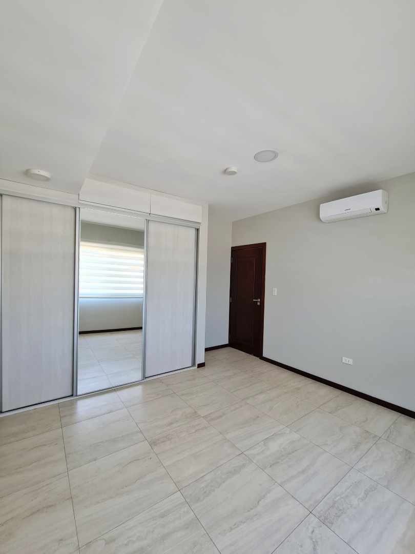 En Venta a $us 285,000 Foto 15