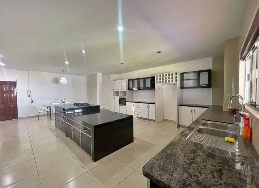 Casa en AlquilerCASA EN ALQUILER EN ZONA NORTE BENI  4 dormitorios 6 baños 4 parqueos Foto 17