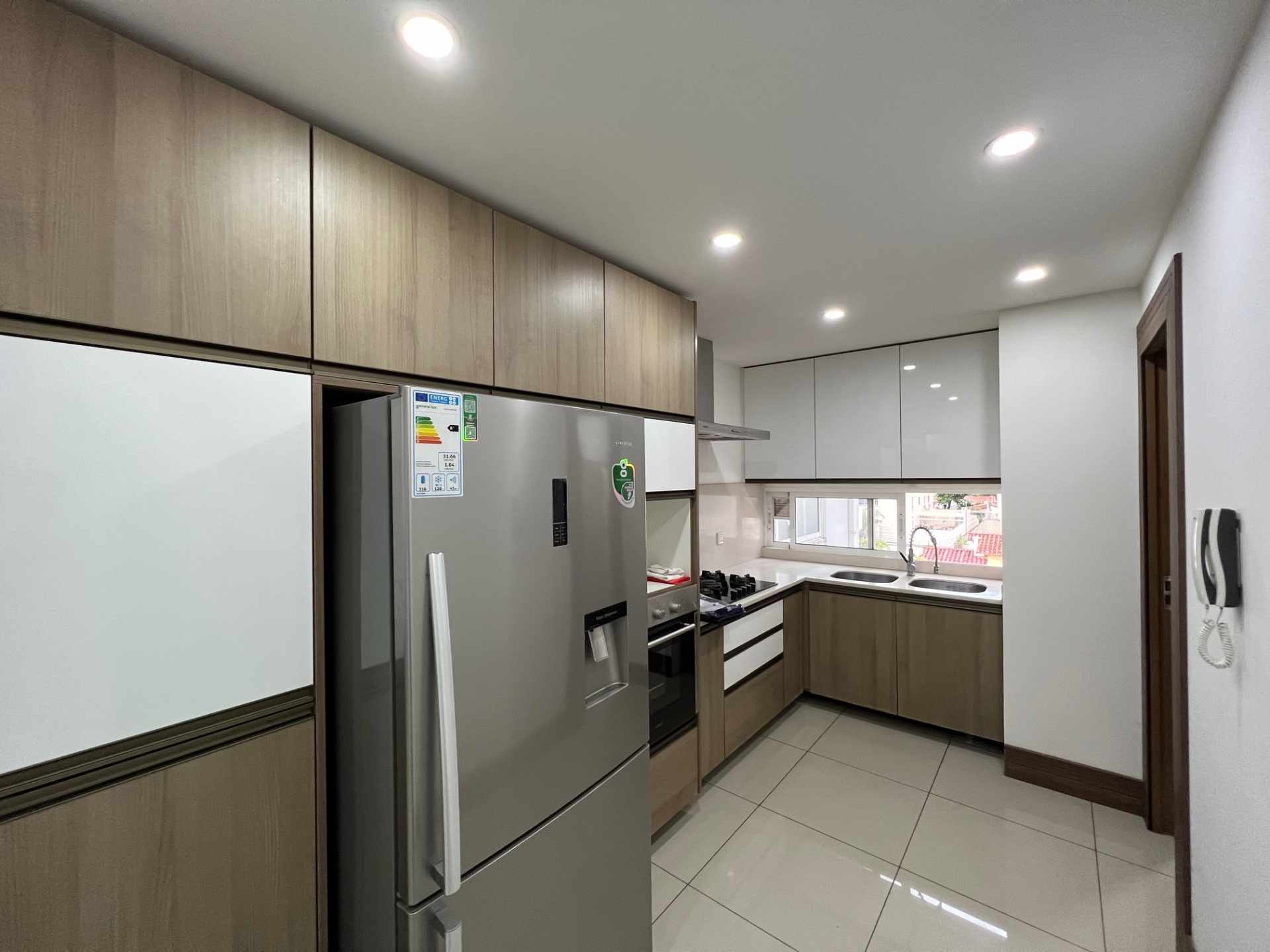 Departamento en AlquilerCondominio La Boutique, Equipetrol, 2do. y 3er. Anillo, cerca de todo.  2 dormitorios 2 baños 1 parqueos Foto 9