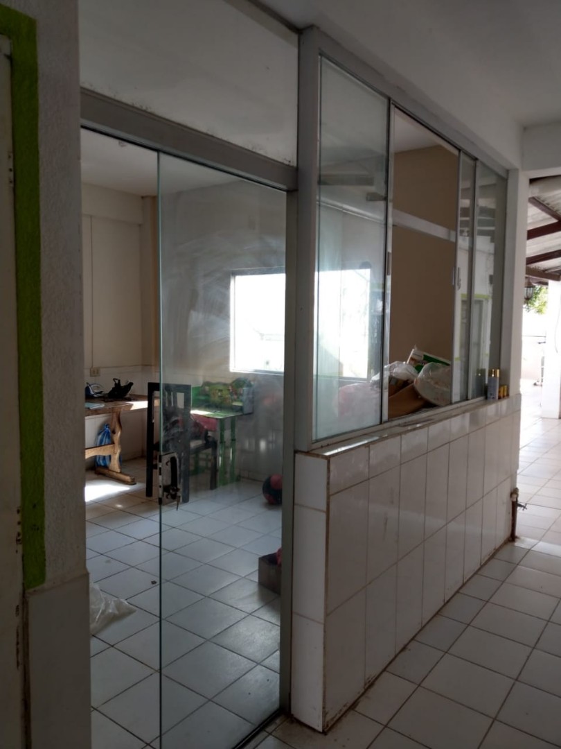 Casa en VentaBarrio Nueva Esperanza
Entre Av. 2 de agosto y Cambodromo  8 dormitorios 3 baños 2 parqueos Foto 4