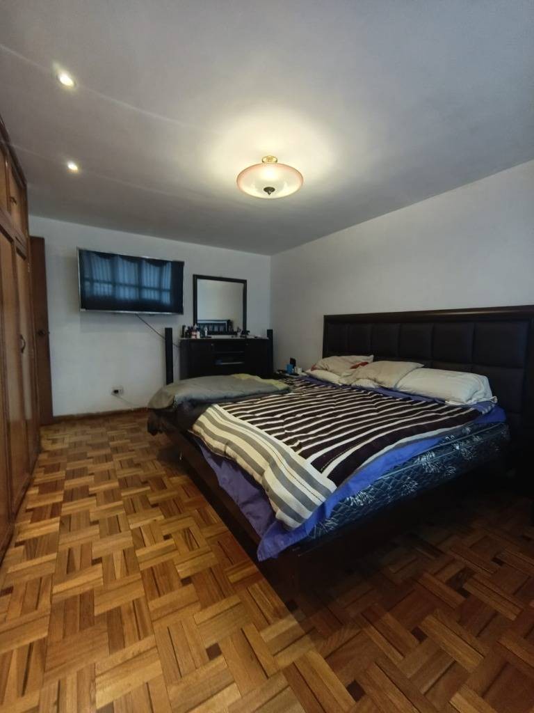 Casa en Calacoto en La Paz 4 dormitorios 5 baños 3 parqueos Foto 12