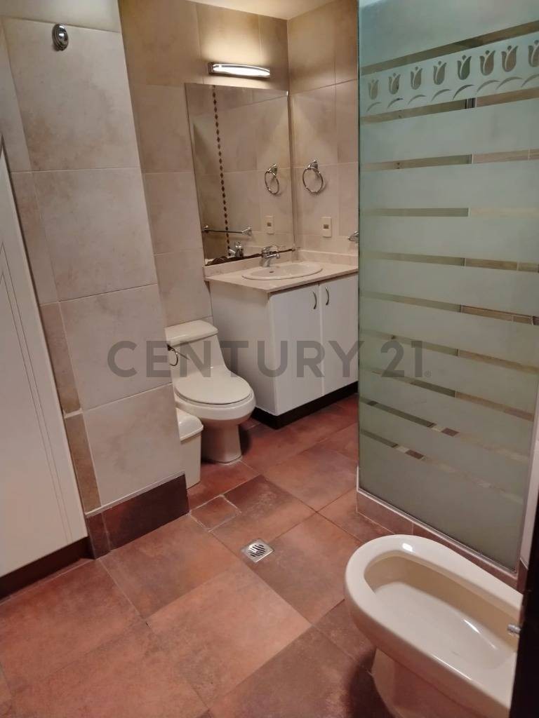 Departamento en Calacoto en La Paz 2 dormitorios 2 baños 1 parqueos Foto 6