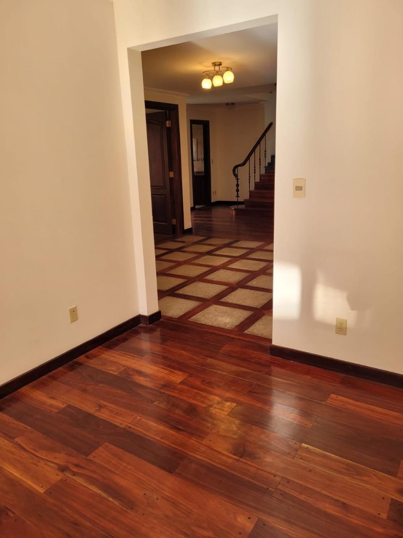 En Alquiler a $us 24,000 Foto 9