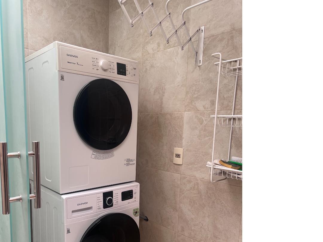 Departamento en AlquilerIrpavi, calle Altamirano  2 dormitorios 3 baños 1 parqueos Foto 3