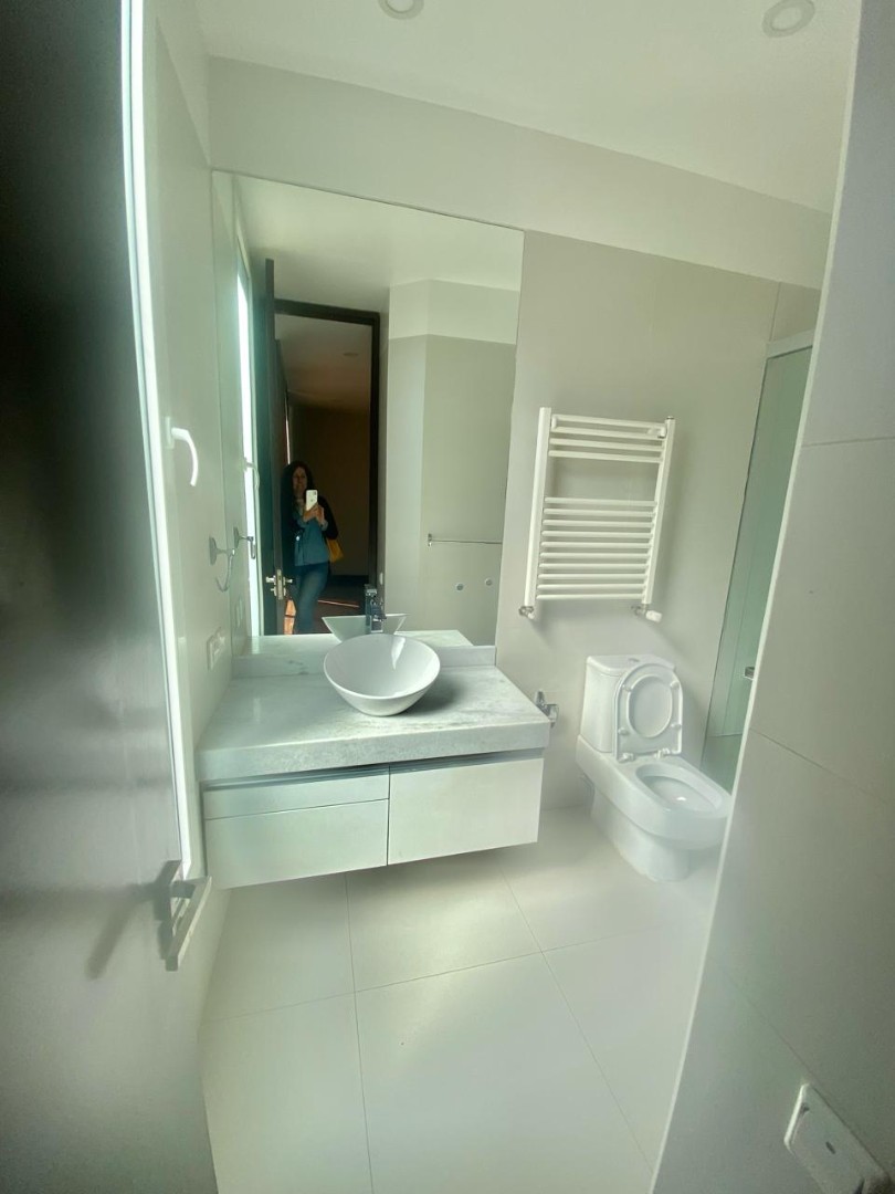 Departamento en AlquilerHermoso PH con Terraza Propia en Alquiler
La Florida Foto 9