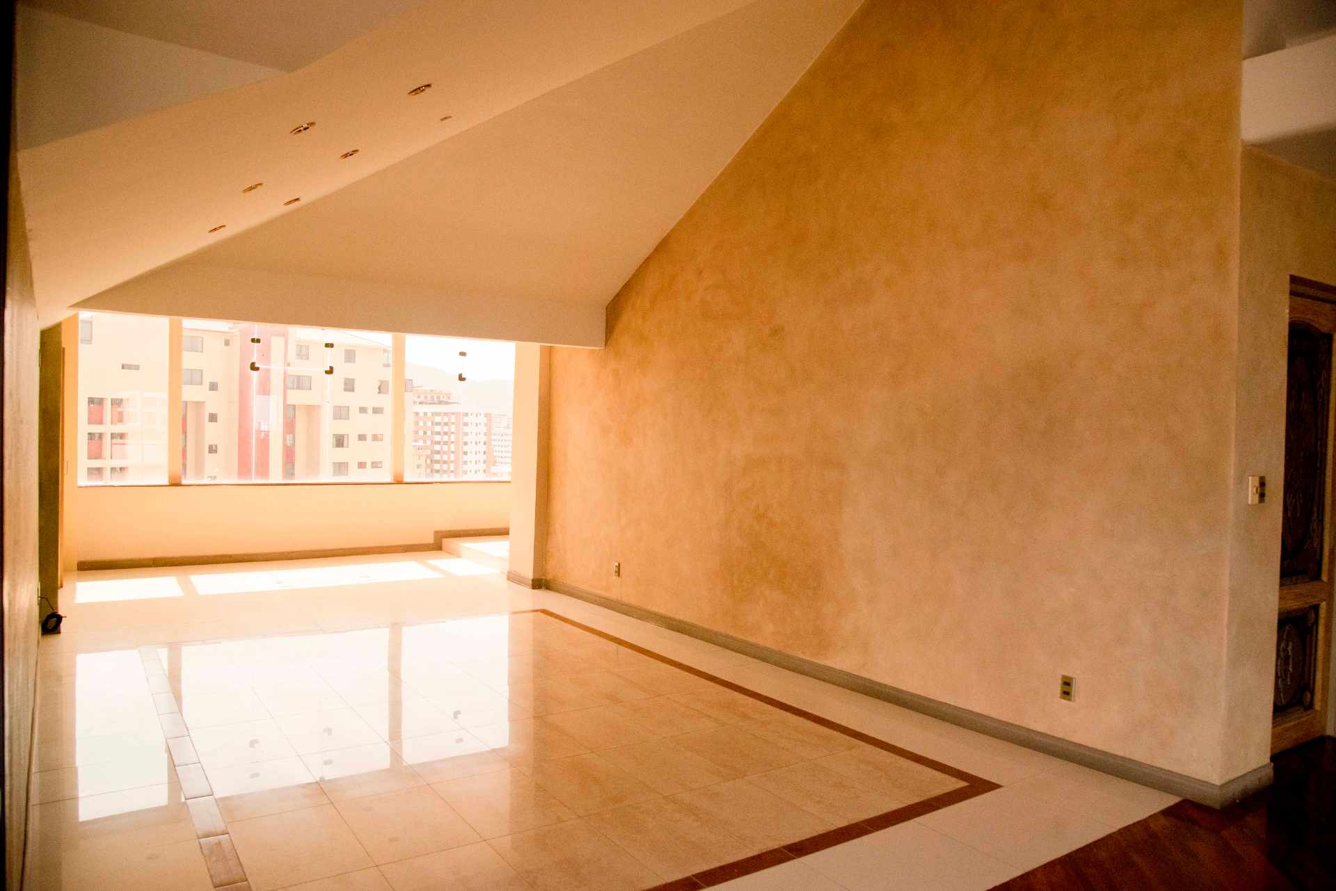 Departamento en Cala Cala en Cochabamba 4 dormitorios 5 baños 1 parqueos Foto 9