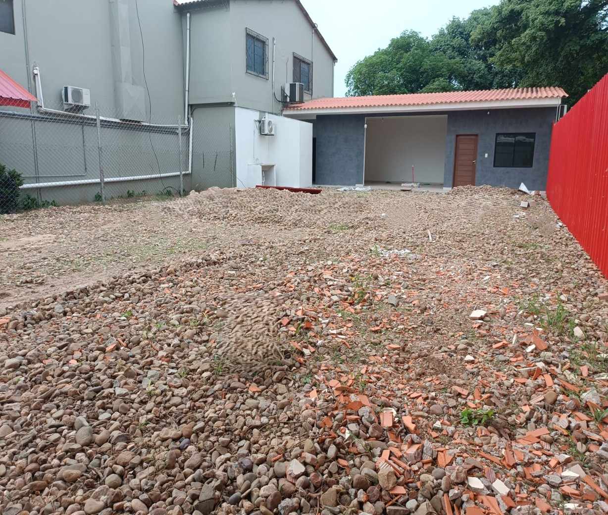 Local comercial en Entre 4to y 5to anillo Oeste en Santa Cruz de la Sierra  1 baños  Foto 3