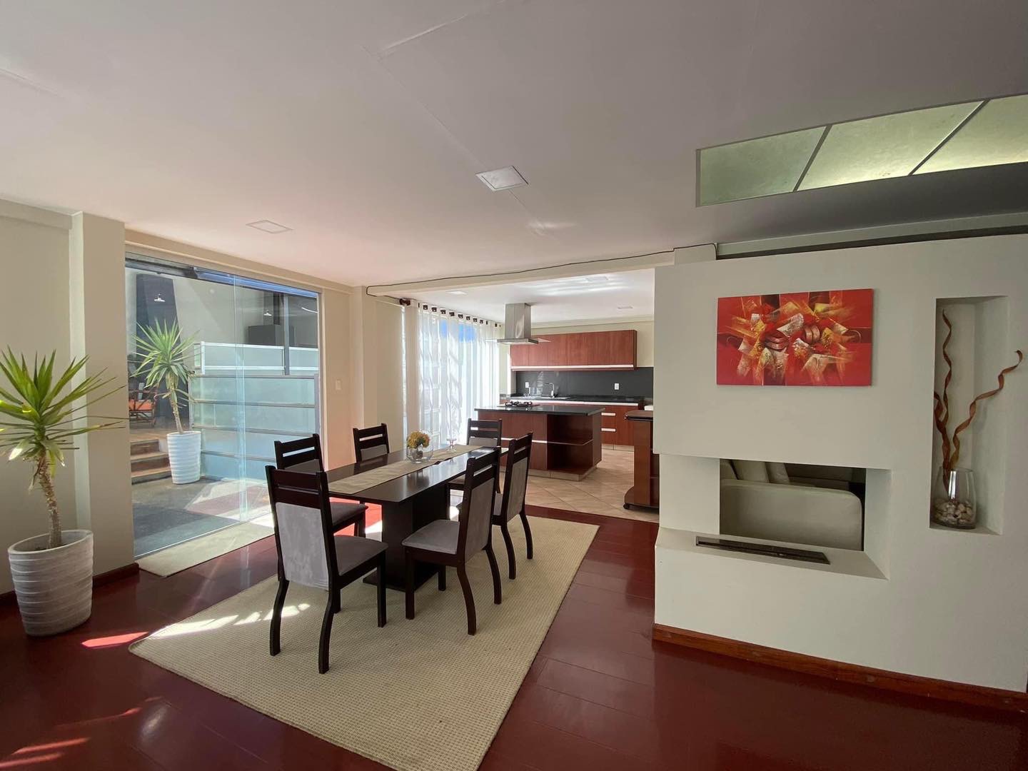 Departamento en Cota Cota en La Paz 3 dormitorios 4 baños 1 parqueos Foto 1