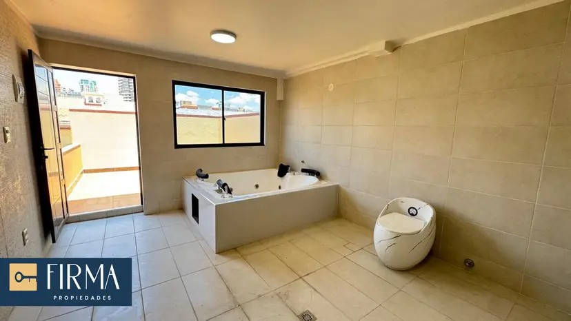 Casa en AlquilerCalle 12 de Achumani Foto 3