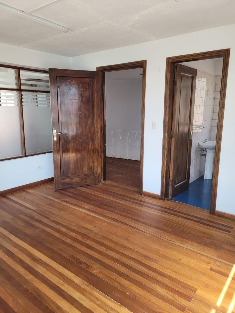 Casa en AlquilerSOPOCACHI -  CASA EN ALQUILER O VENTA -  PARA OFICINAS - 3 PLANTAS  21 dormitorios 5 baños 5 parqueos Foto 21