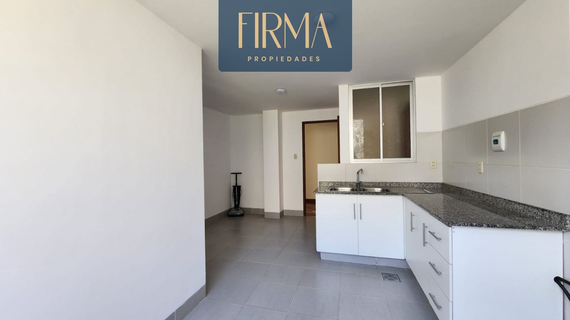 Departamento en Irpavi en La Paz 3 dormitorios 4 baños 1 parqueos Foto 12