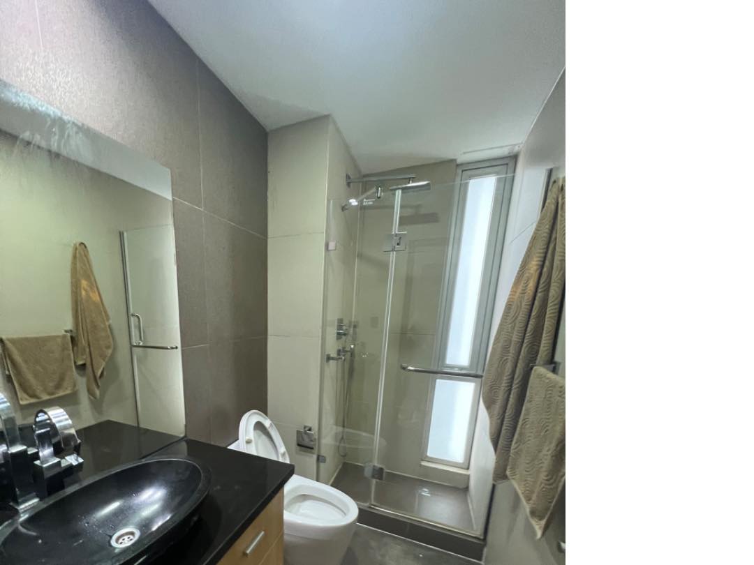 Departamento en AlquilerCalle 10 de calacoto avenida principal  3 dormitorios 3 baños 1 parqueos Foto 23