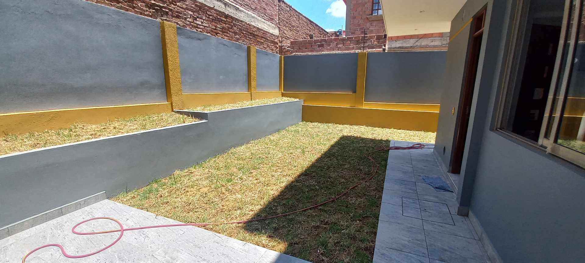 Casa en VentaInmediaciones Campo Ferial y Country Club, OTB Exaltación, en pasaje cerrado, Urbanización La Rinconada, Zona Alalay 4 dormitorios 5 baños 3 parqueos Foto 8