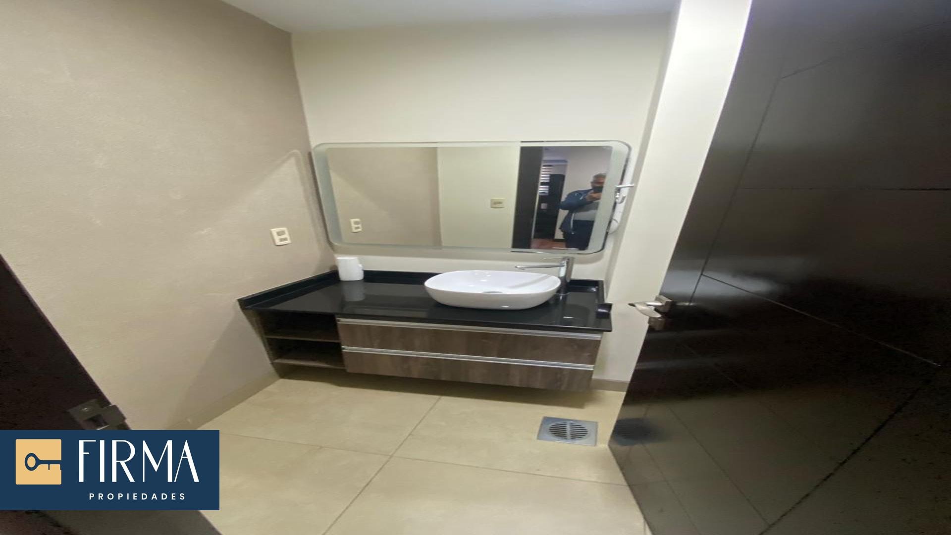 Departamento en Calacoto en La Paz 3 dormitorios 3 baños 1 parqueos Foto 5