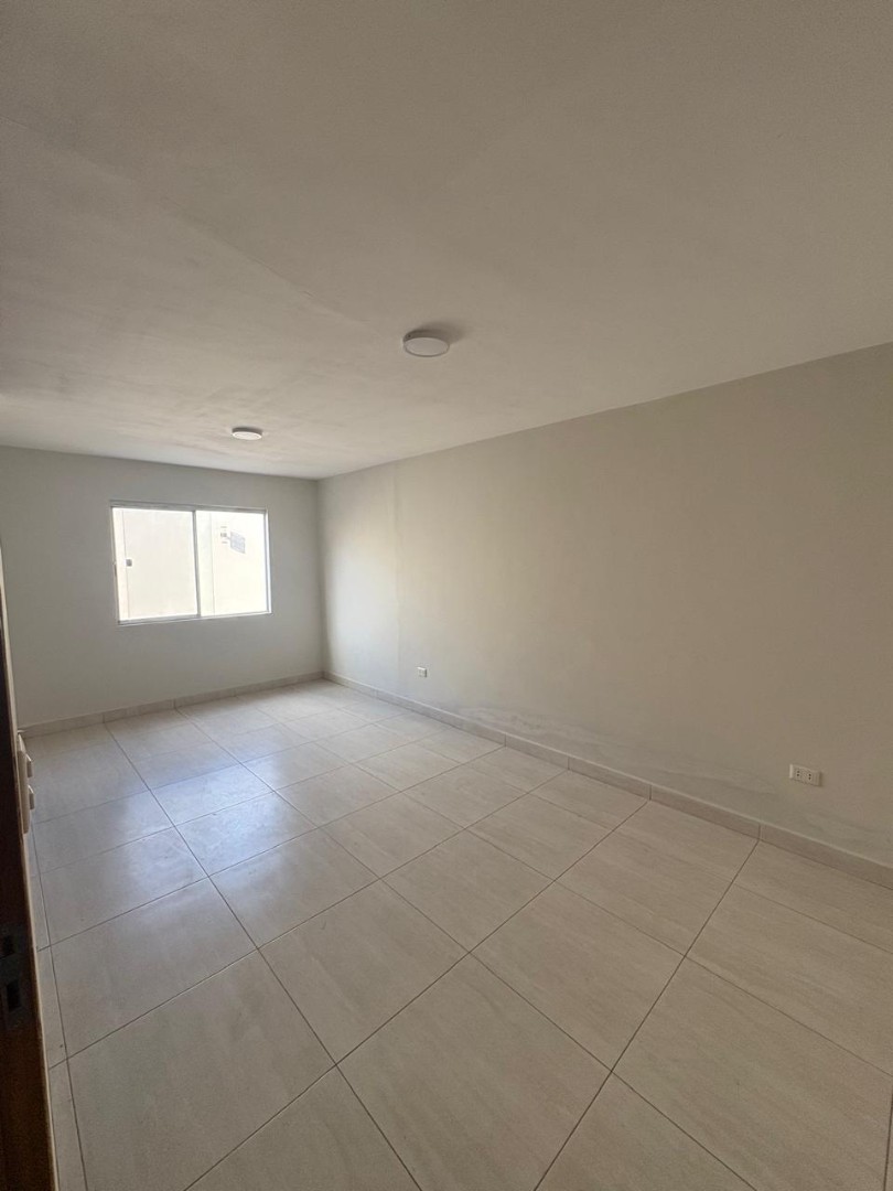 Casa en VentaZona norte, C/ Las Piñas, en plena esquina, entre  la Av. Mutualista y Alemana Foto 13