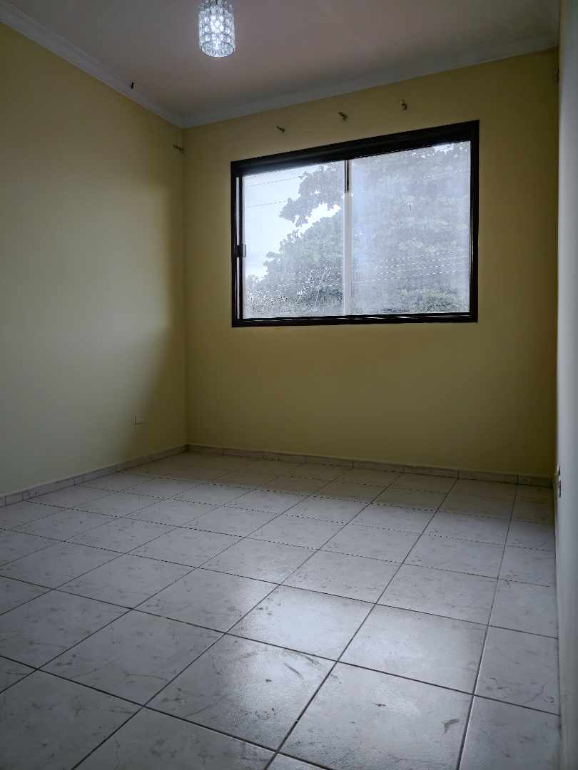 Casa en Entre 1er y 2do anillo Norte en Santa Cruz de la Sierra 4 dormitorios 4 baños 3 parqueos Foto 17