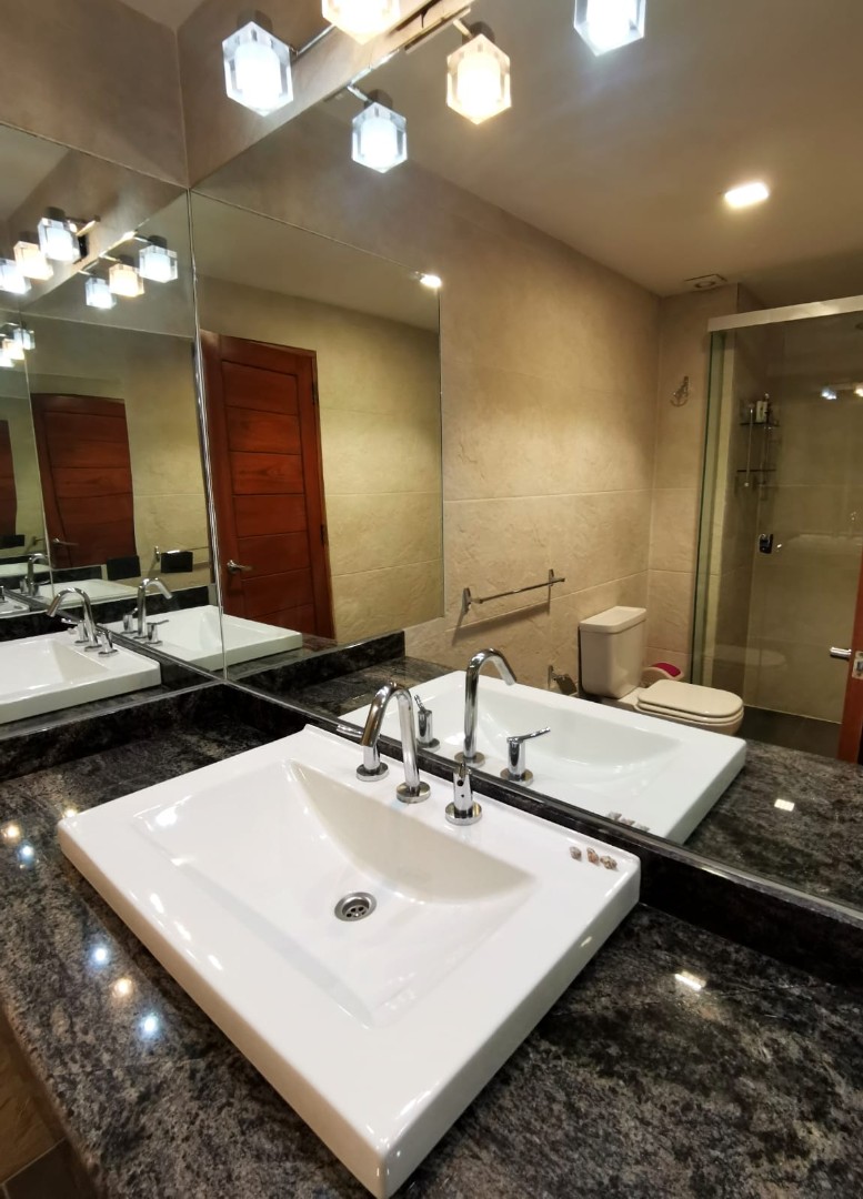 Departamento en Calacoto en La Paz 3 dormitorios 3 baños 1 parqueos Foto 3