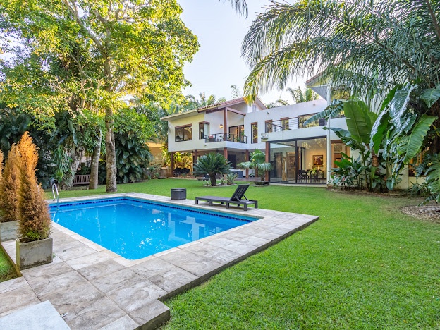 Casa en VentaCond. La Floresta Av Piraí y 5to anillo Foto 8