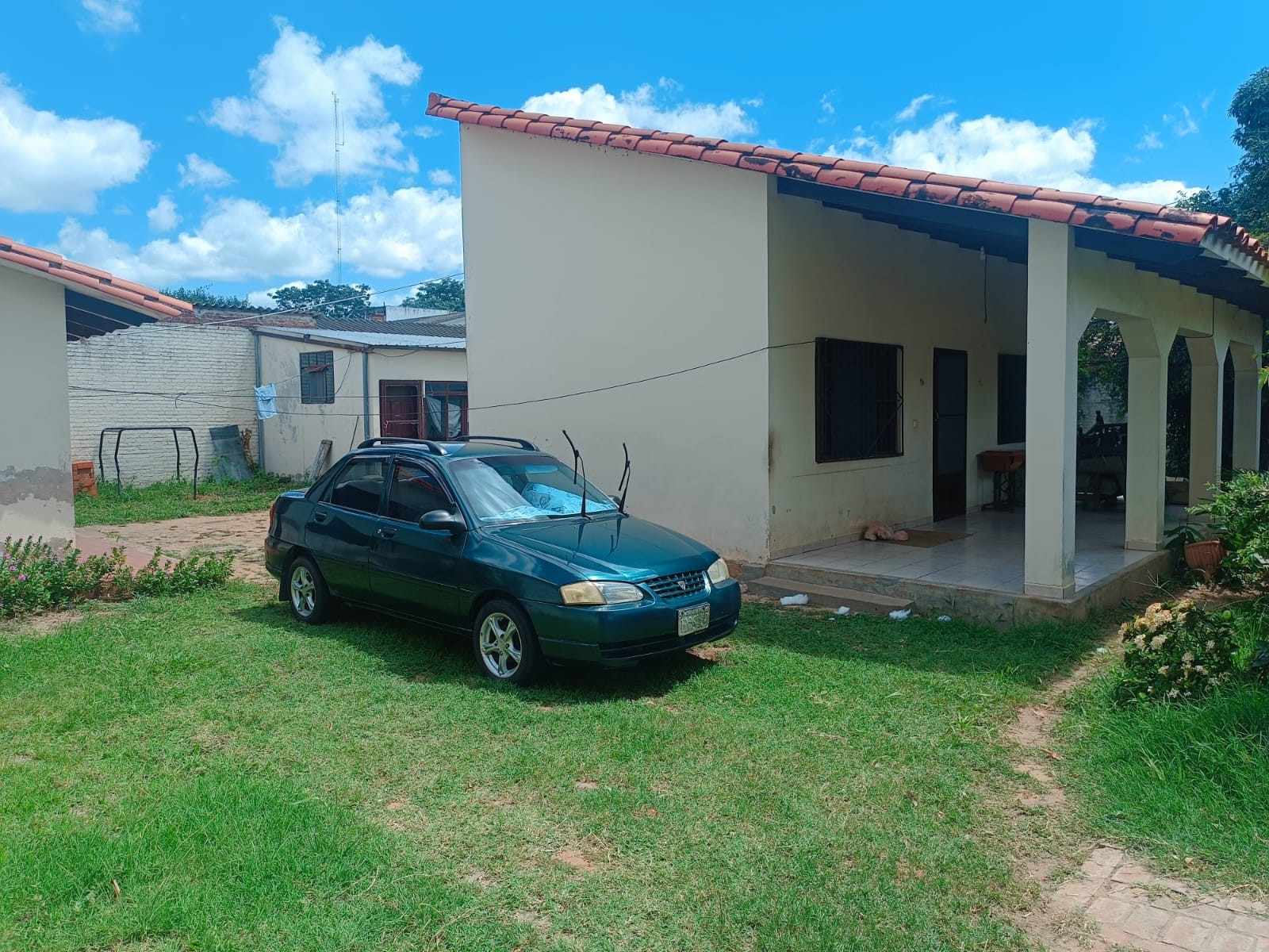 Casa en Cotoca en Cotoca 5 dormitorios 1 baños 3 parqueos Foto 3