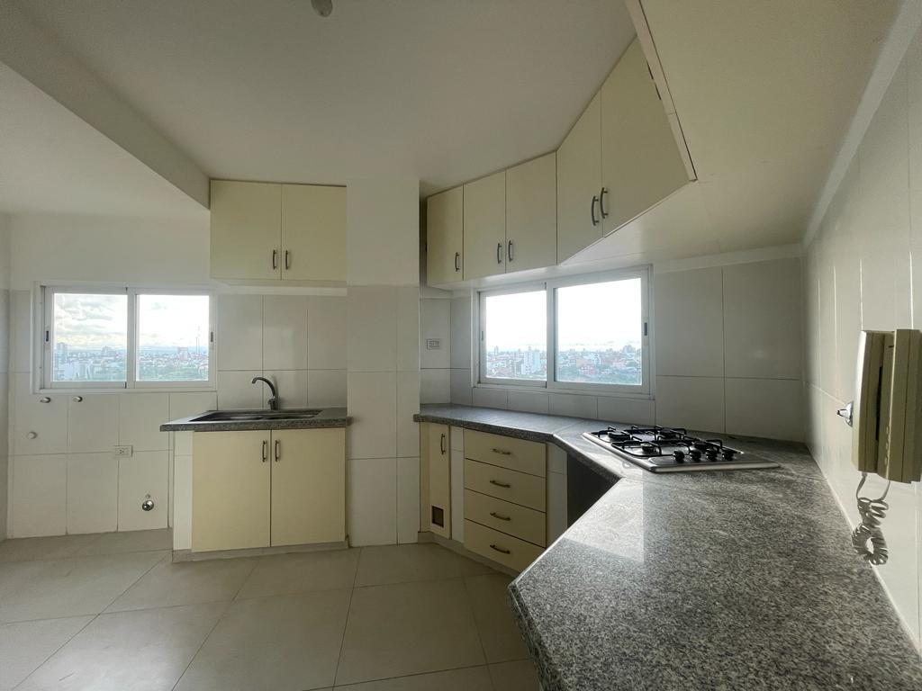 Departamento Torres Geranios, entre 1er y 2do anillo Foto 22