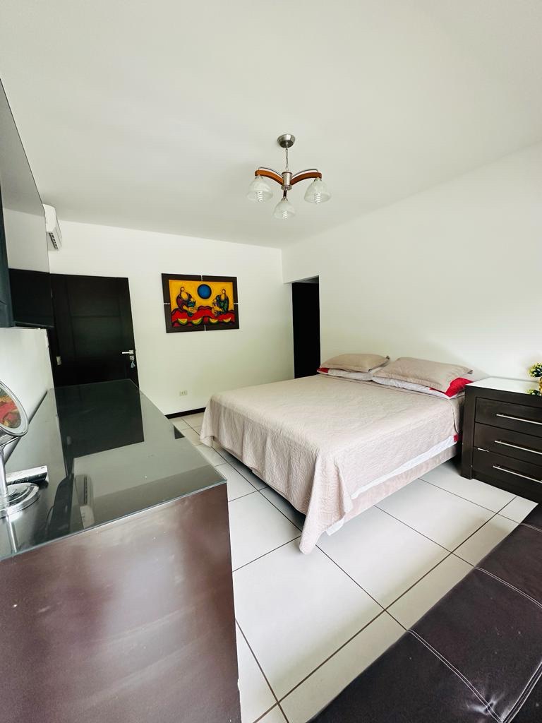 Casa en VentaCond. Villa de las Mercedes, 5 to anillo Av. Radial 27 Foto 4