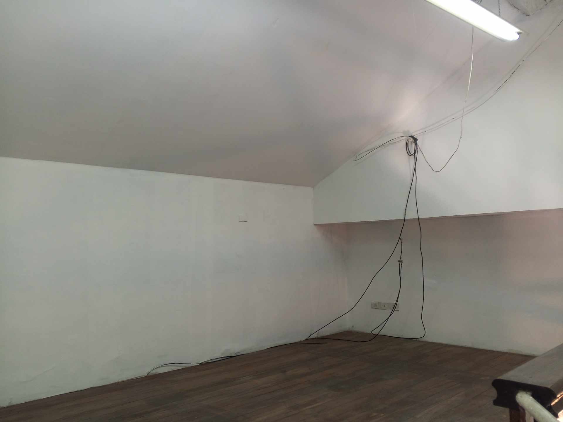 Local comercial LOCAL COMERCIAL EN ALQUILER PARA OFICINAS O NEGOCIO [CALLE LIBERTAD A 1 1/2 CUADRA DE LA PLAZA PRINCIPAL, ZONA CENTRO CON BASTANTE FLUJO DE MOVIMIENTO] Foto 5