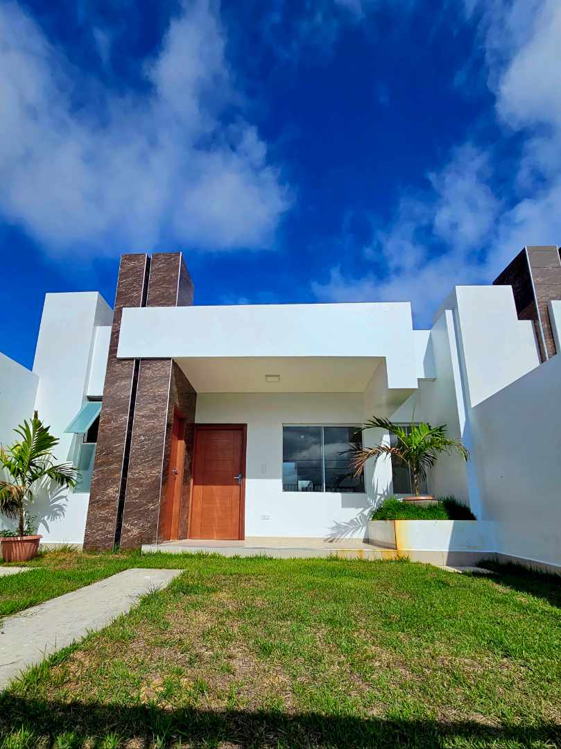 Casa en VentaZona sur
El Triunfo 9no anillo
 3 dormitorios 2 baños 2 parqueos Foto 1