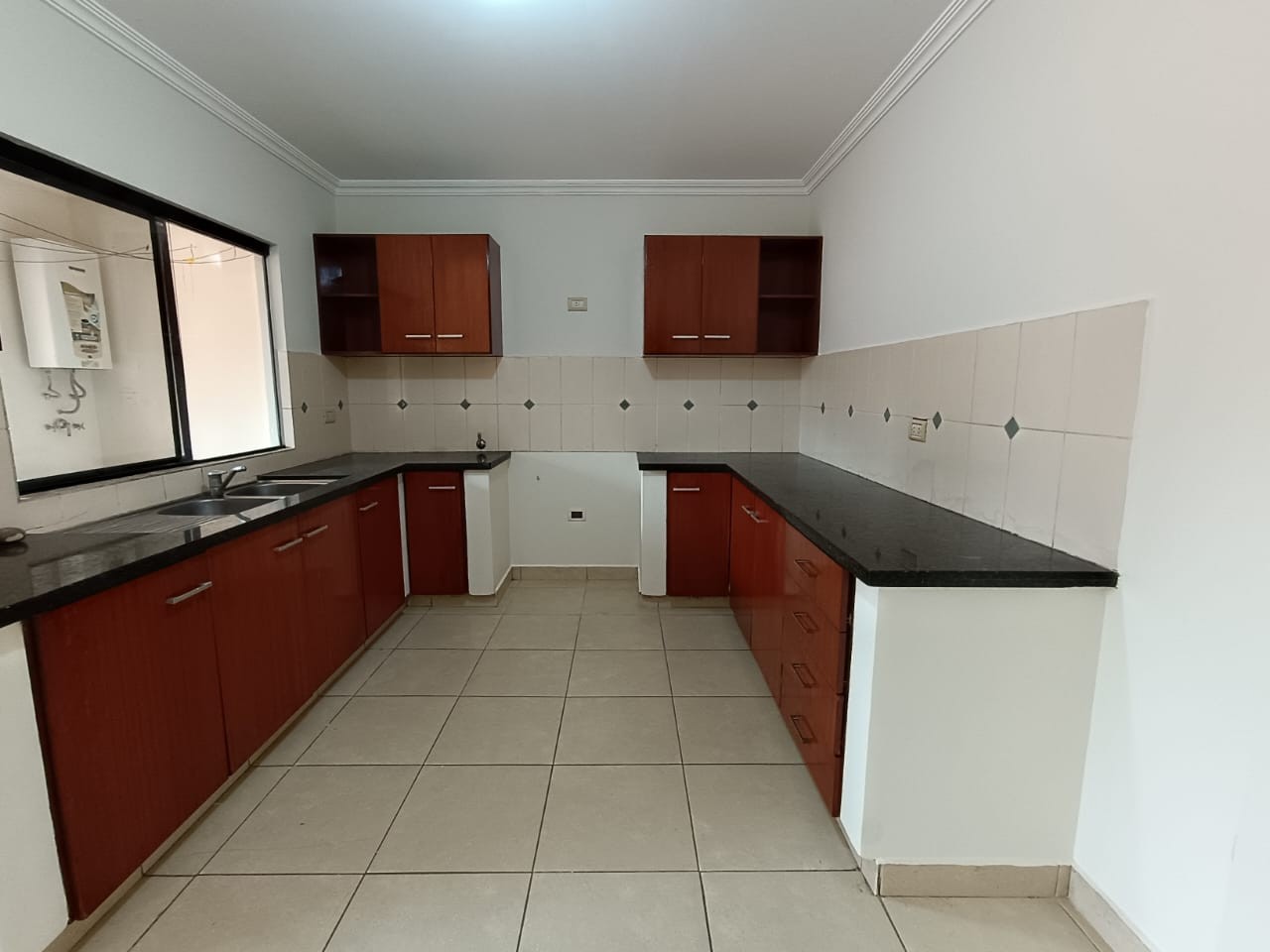 Casa en VentaB. Petrolero Norte Entre Av Alemana y Av Beni  casi 2do. anillo Foto 19