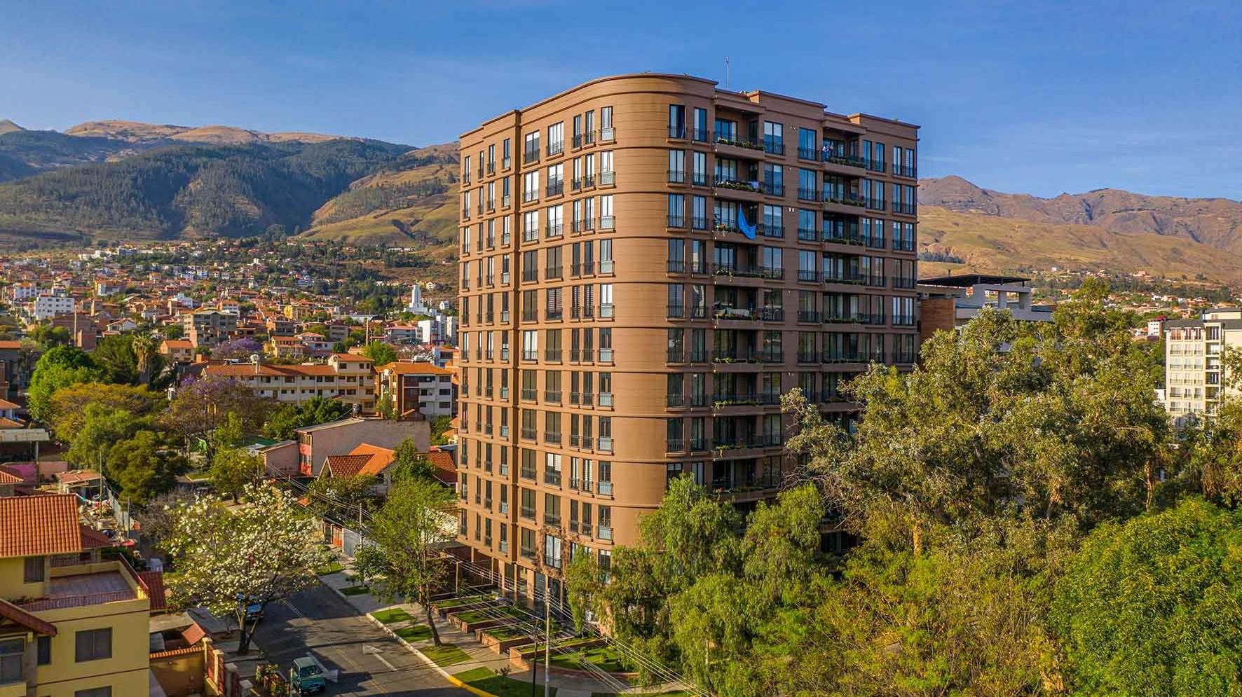 Departamento en VentaParque Fidel Anze - Av. Pando esq. C. Alvestegui - Norte Foto 1