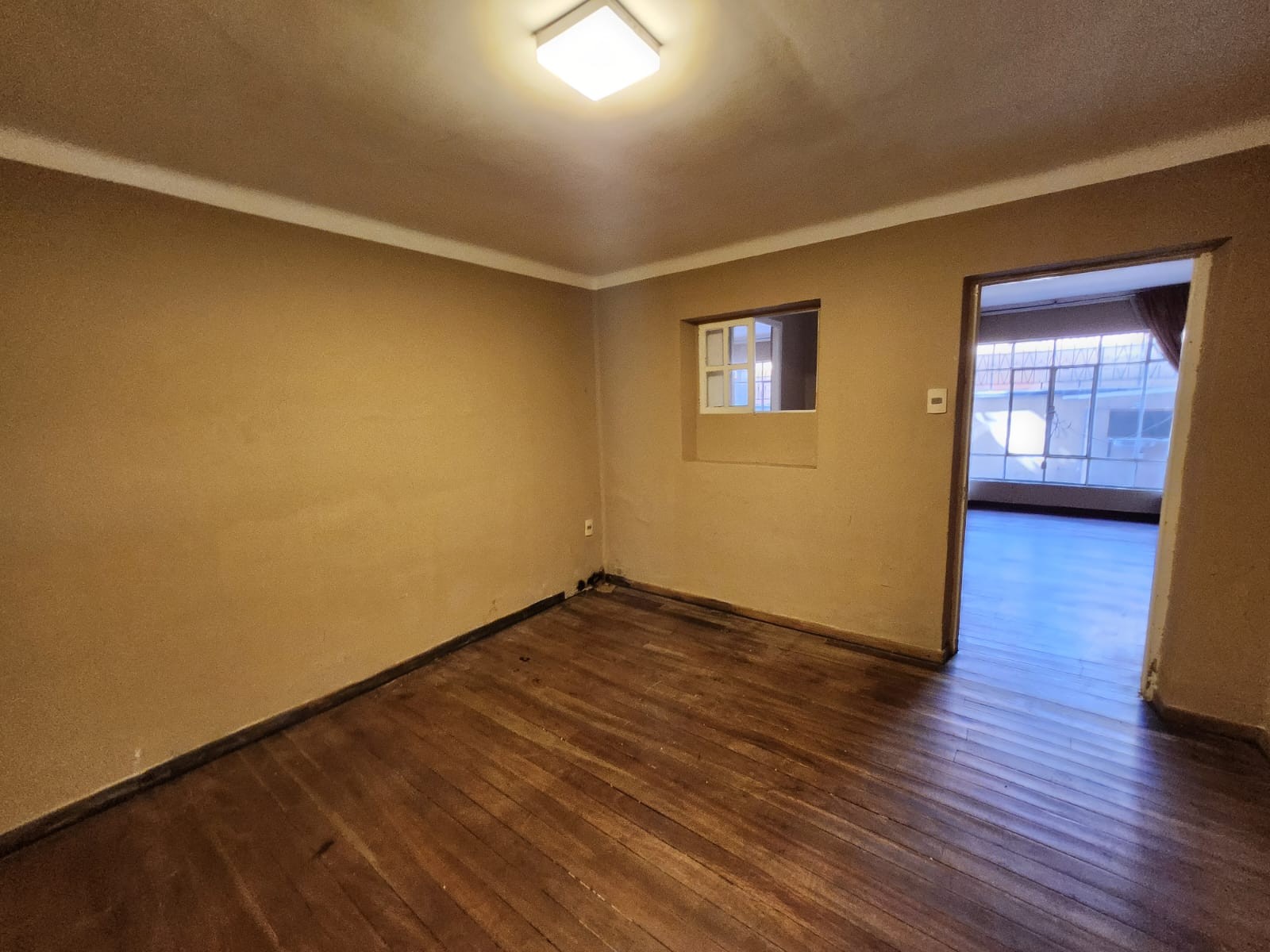 Casa en Alquiler<b>CASA EN ALQUILER EN SOPOCACHI</b> 6 dormitorios 4 baños 2 parqueos Foto 5