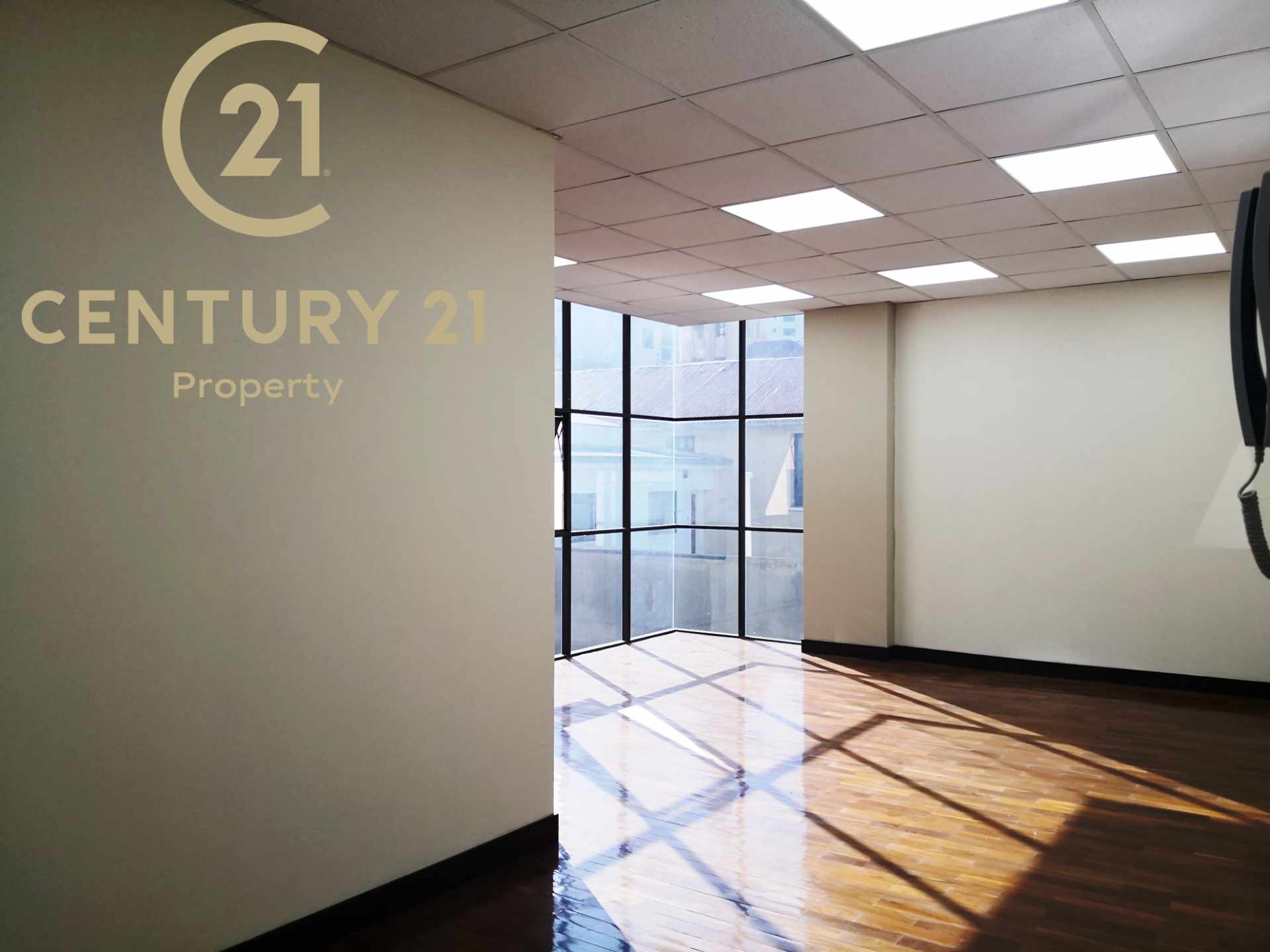 Oficina Av. Hugo Estrada Edificio Torre Galeno Foto 2