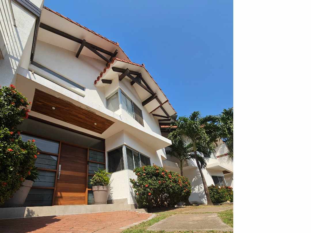 Casa Condominio Florencia
Hermosa casa Remodelada
ZONA NORTE Foto 7
