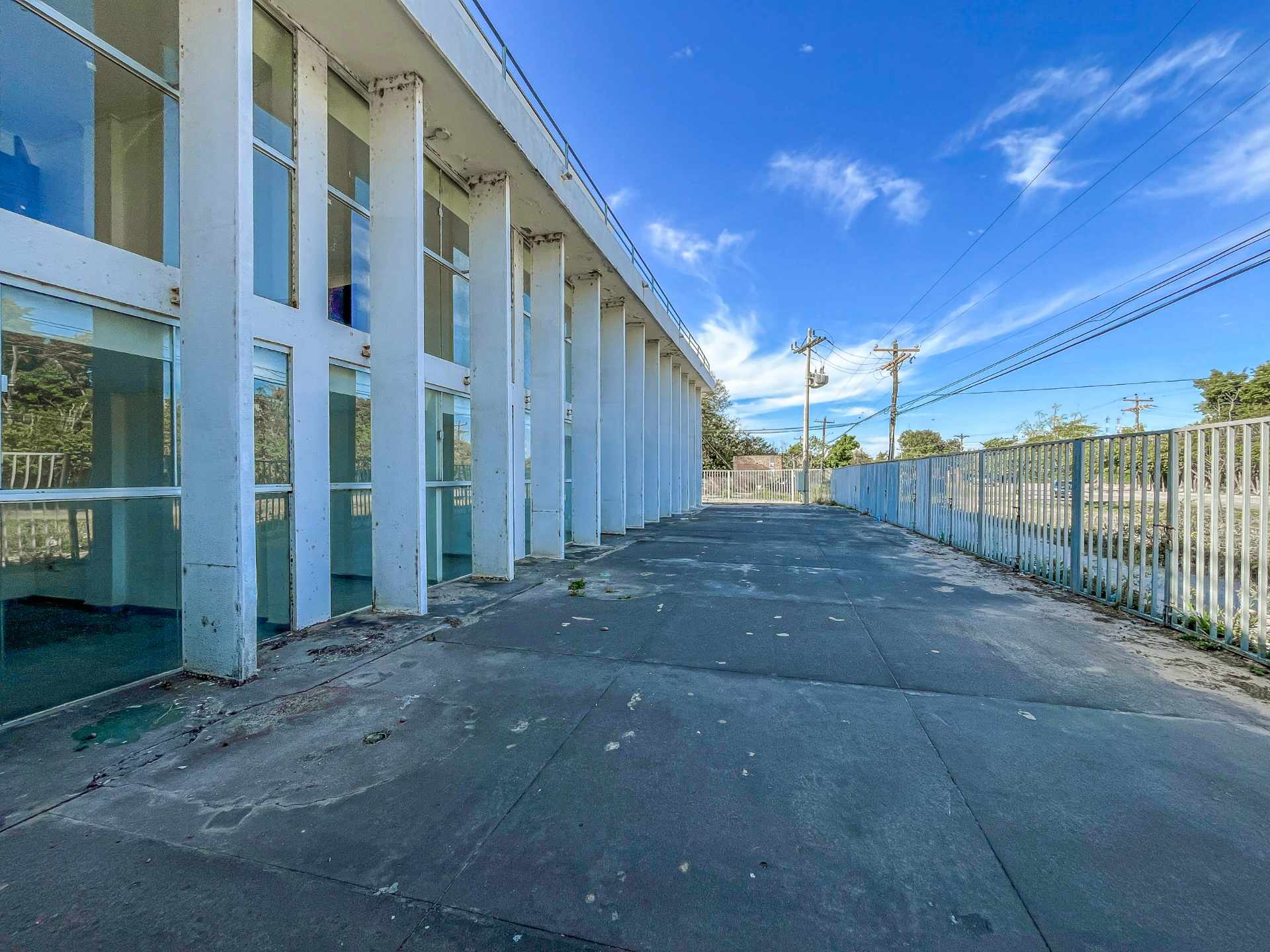 Edificio en Plan 3000 en Santa Cruz de la Sierra 8 dormitorios 5 baños 8 parqueos Foto 2