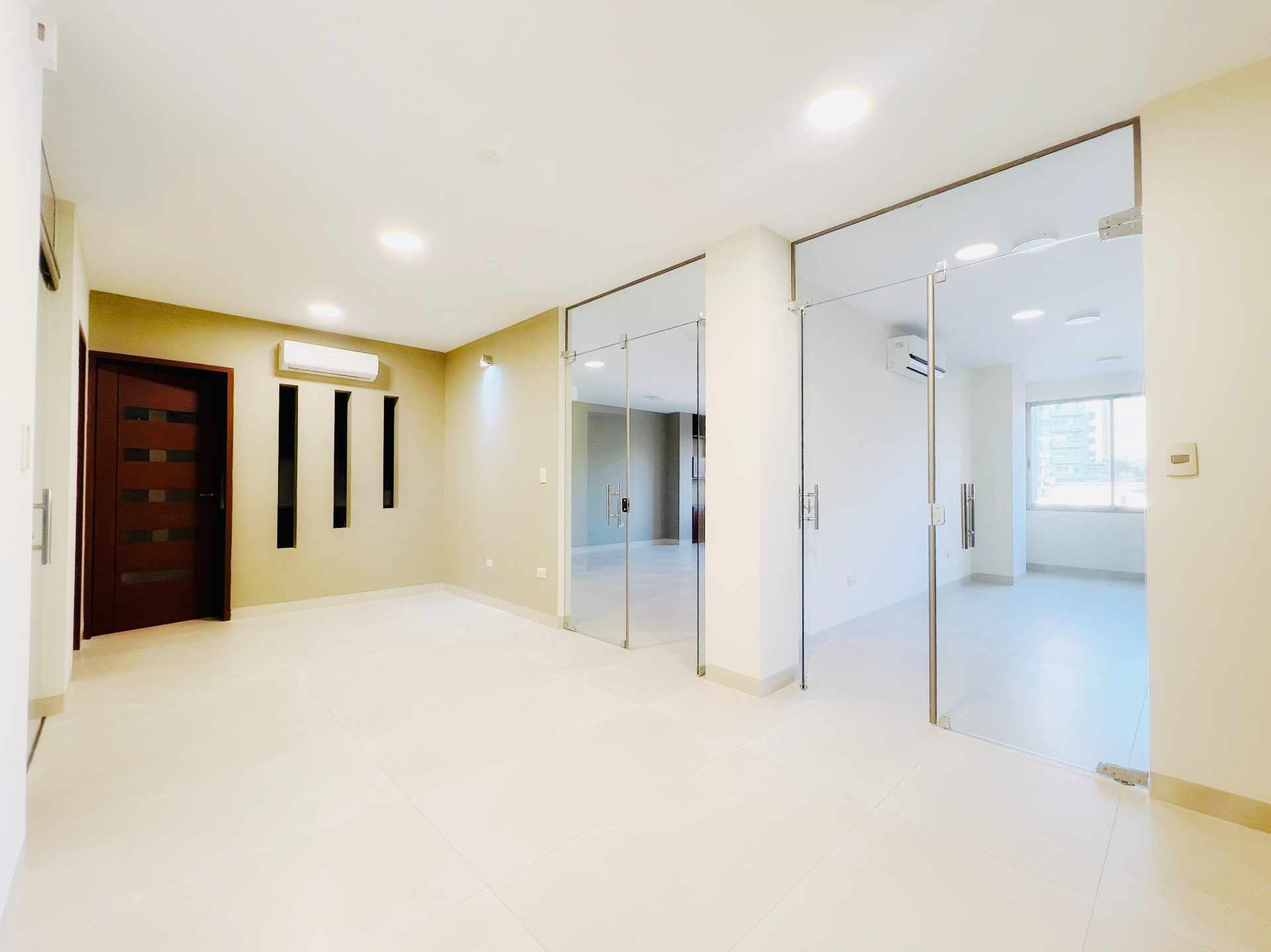 En Alquiler a $us 900 Foto 2