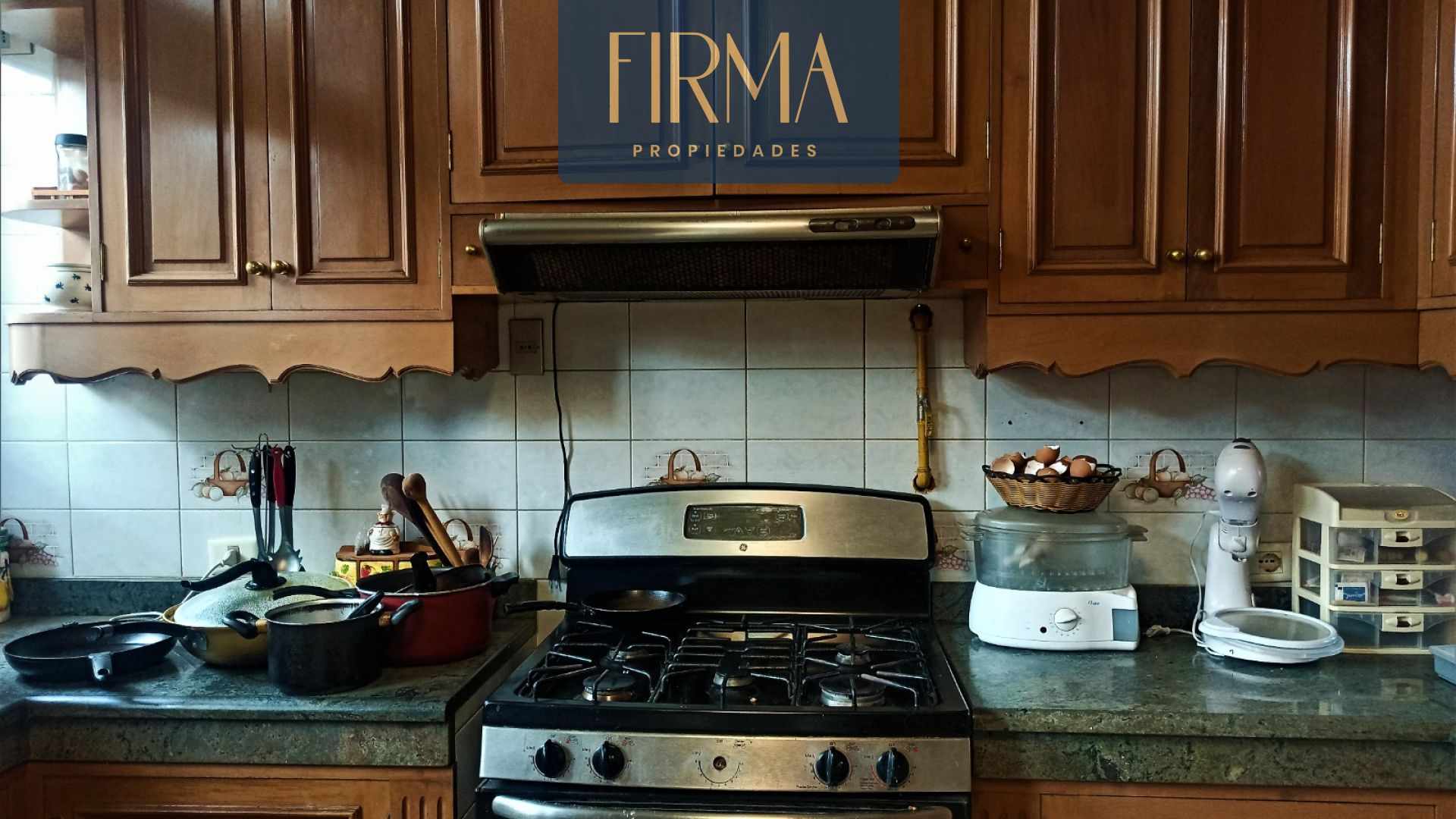 Casa en Calacoto en La Paz 4 dormitorios 5 baños 3 parqueos Foto 4