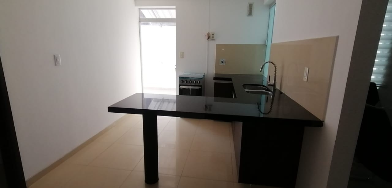 Departamento en AlquilerAvenida Velarde esquina Ana Barba Foto 6