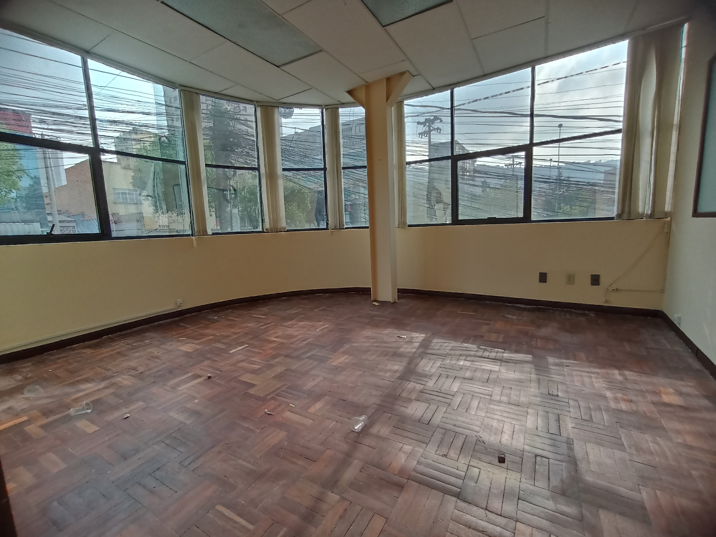 Oficina en Miraflores en La Paz 13 dormitorios 5 baños 2 parqueos Foto 8