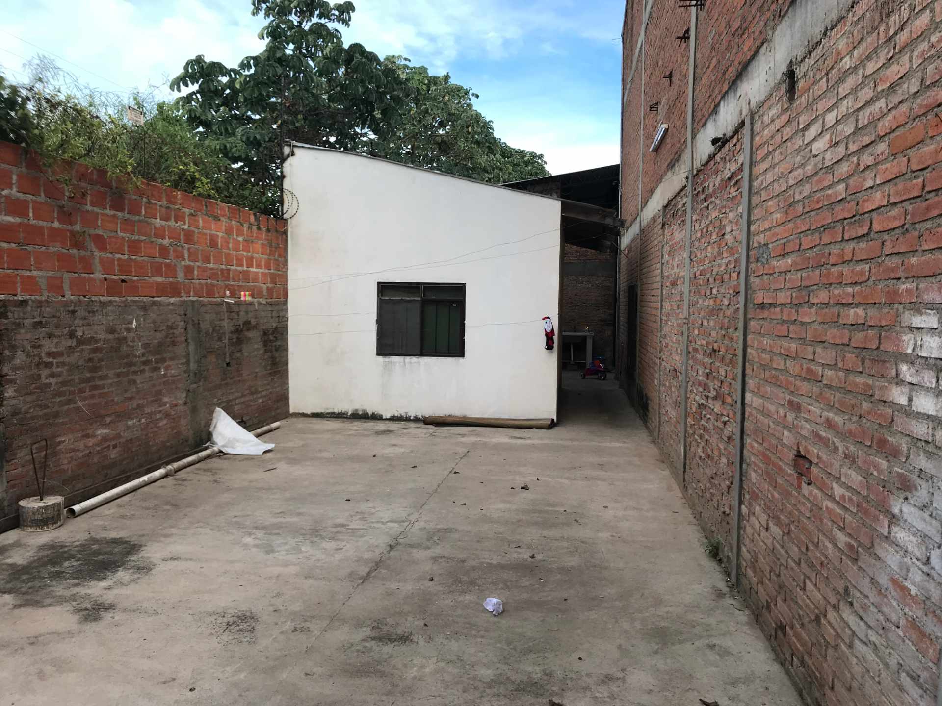 Galpón en VentaParque Industrial entre 6to y 7mo anillo atrás de Coca Cola.  Foto 10